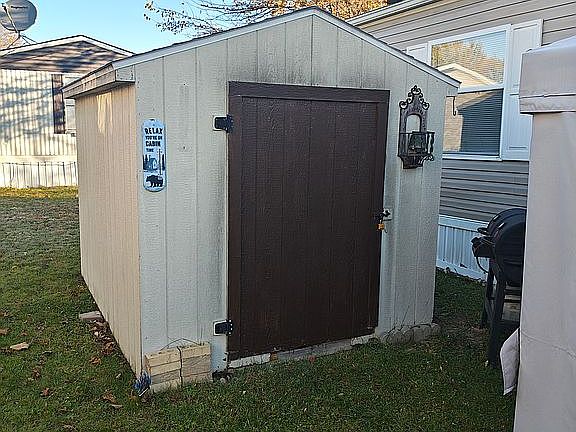 3rd image of 41021 Old Michigan Ave Trlr 107
