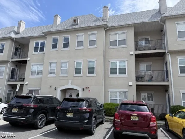 312 Brittany Dr BLDG 3 #312, Wayne Twp., NJ 07470
