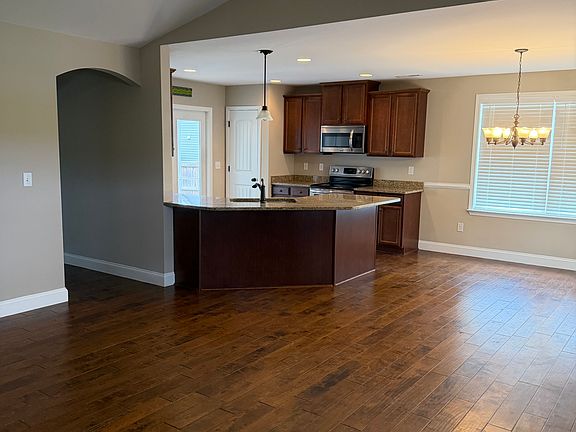 4th image of 304 Hawk Valley Dr