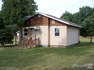 7483 S 88th Ave, Rothbury, MI 49452