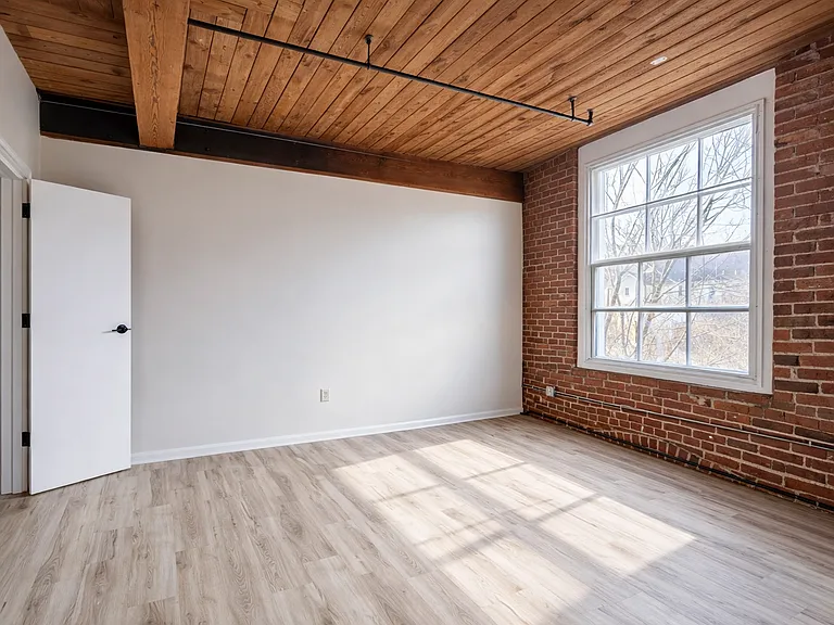 101A Whiting St #1D — Photo 2
