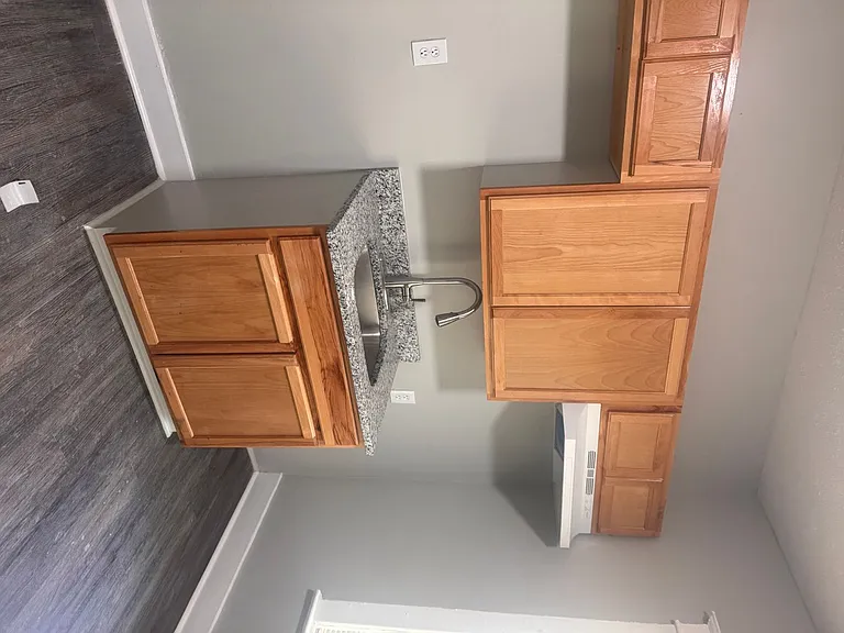1724 W Ormsby Ave — Photo 11
