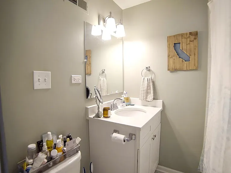 2545 N Springfield Ave #1 — Photo 3