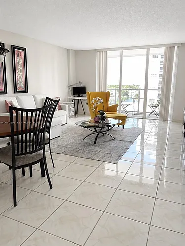 5701 Collins Ave #511 Photo 1