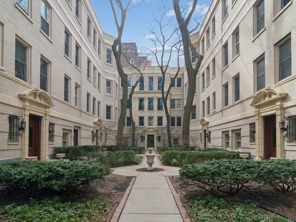 435 W Aldine Ave #17, Chicago, IL 60657