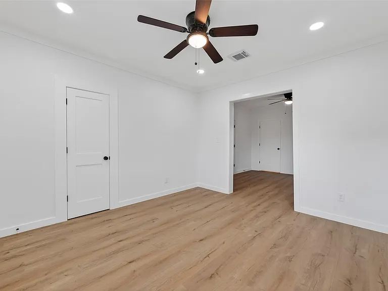 2202 Hutchins St #D — Photo 20