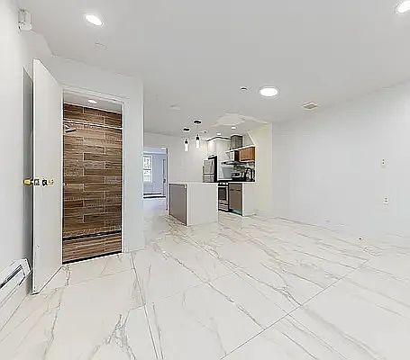 2nd image of 24 Suydam Pl #6