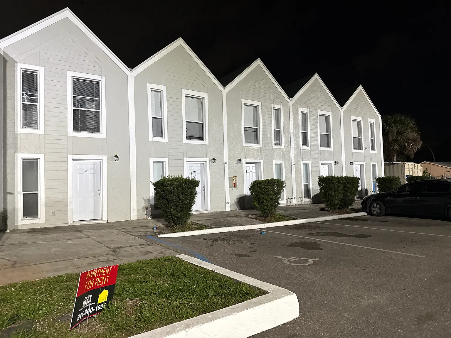 2 bed, 912 sqft, $1,450 — Photo 1