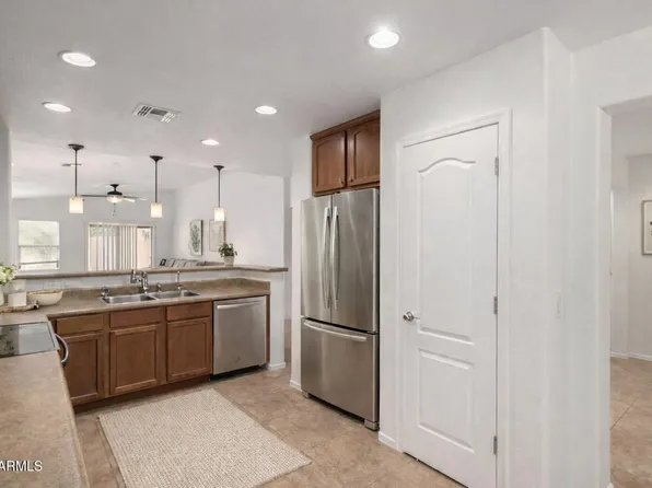 2215 E EVERGLADE Lane, Gilbert, AZ 85298