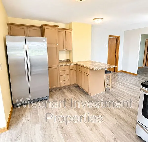 313 E Highland Ave — Photo 8