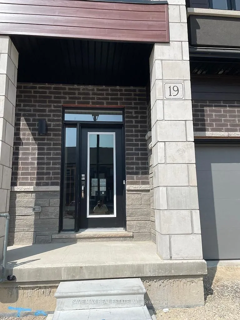 3 bed, $2,600 — Photo 2