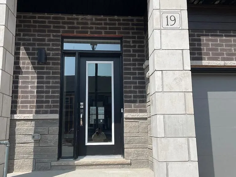 19 Bowery Rd — Photo 2