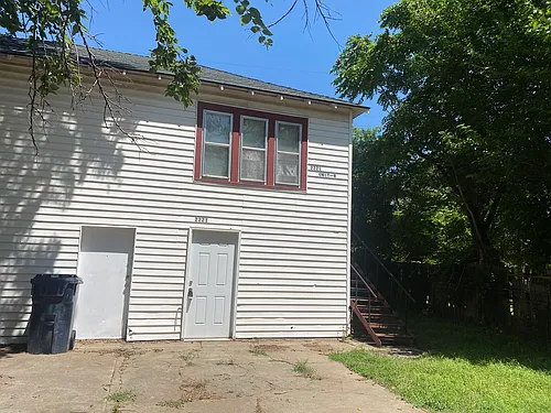 2221 NW 13th St #B Photo 1
