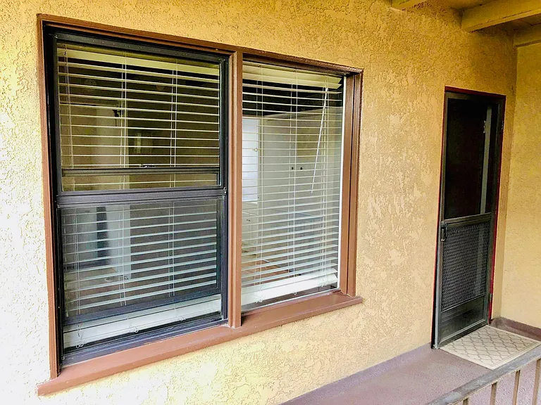 300 Center St #20 — Photo 8