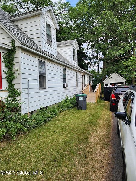 2nd image of 2736 Pauline Avenue