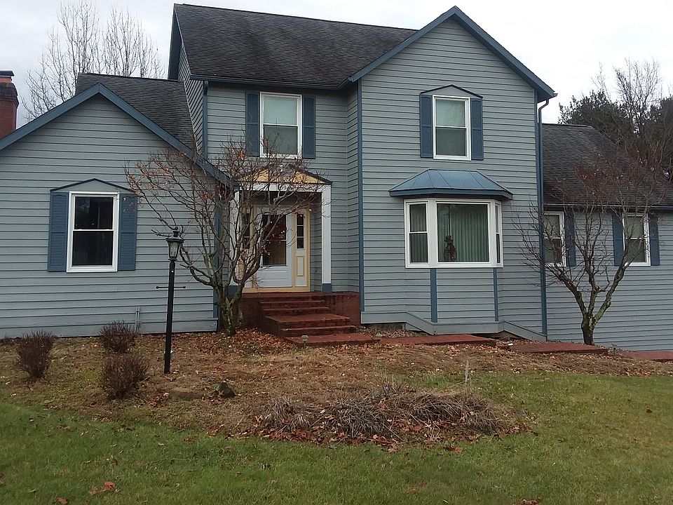 1st image of 109 Carriage Ln