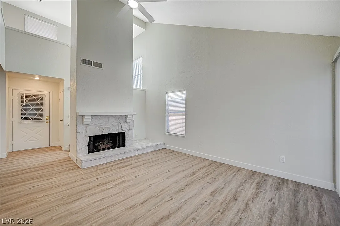 3 bed, 3.0 bath, 1476 sqft, $1,950 — Photo 4