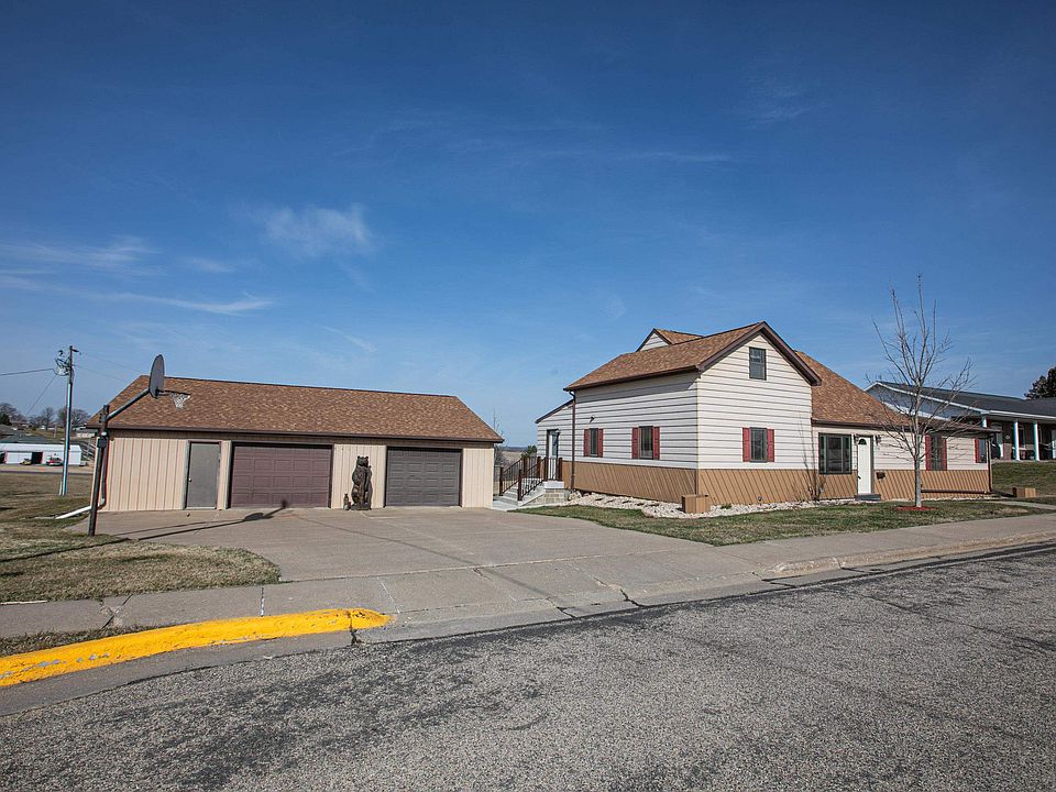 1st image of 275 2nd St