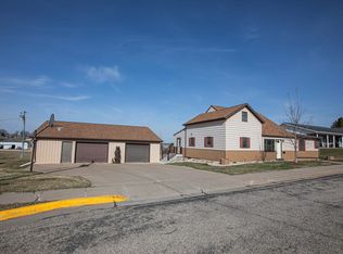 275 2nd St, Dickeyville, WI 53808