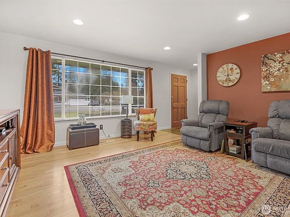 4th image of 7818 56th Drive NE