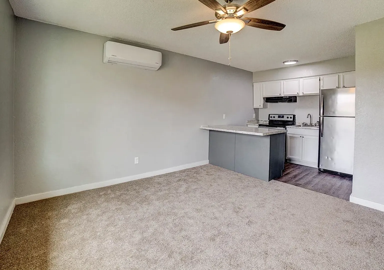 42nd West Apartments — Photo 2