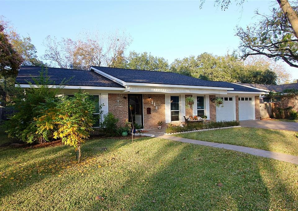1st image of 118 Bluebonnet St