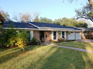 118 Bluebonnet St, Sugar Land, TX 77478