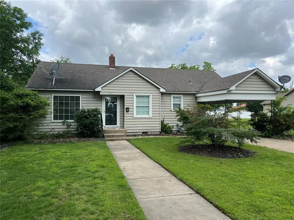 1904 E Parkview Dr, Caruthersville, MO 63830
