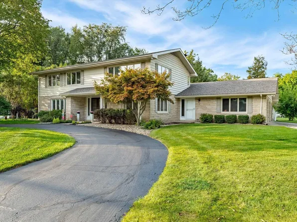 2626 Greenleaf Blvd, Elkhart, IN 46514