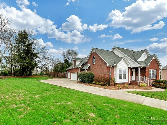 3rd image of 118 Cobblestone Ct