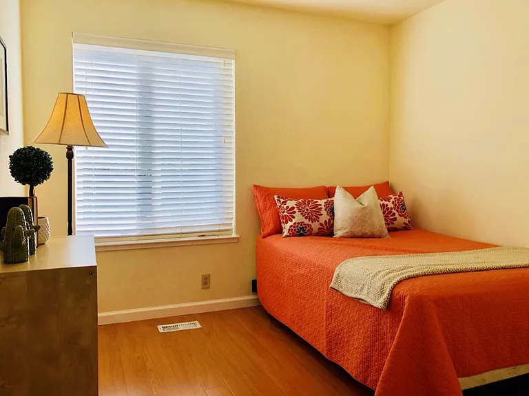1152 Adams Dr — Photo 7