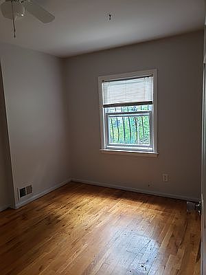2nd image of 16624 Gothic Dr Floor 1