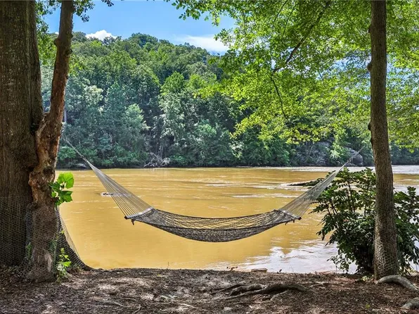 1060 Riverbend Club Dr SE, Atlanta, GA 30339