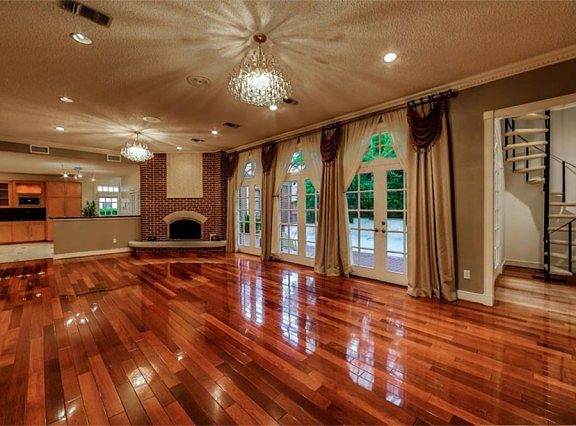 5th image of 1210 Sugar Creek Blvd