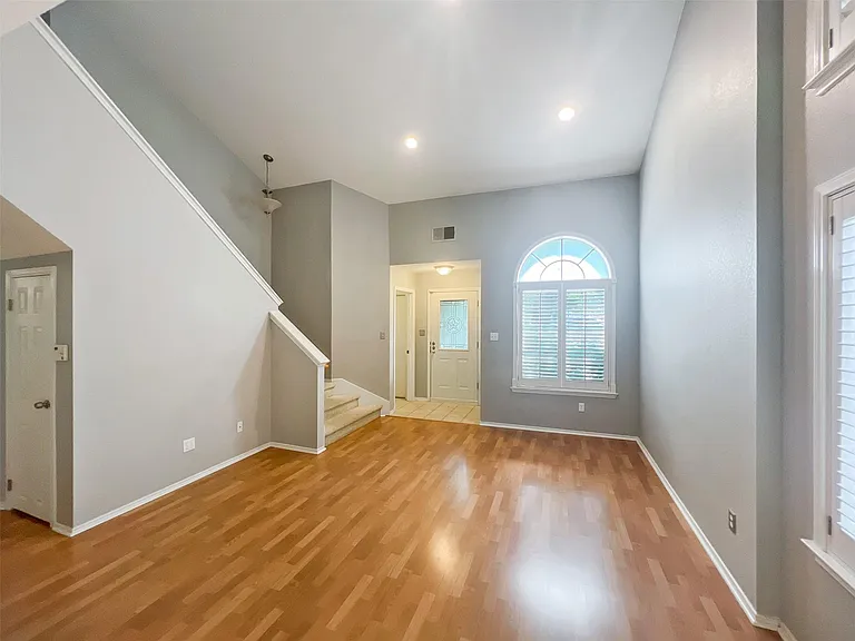 7521 Peabody Dr — Photo 3