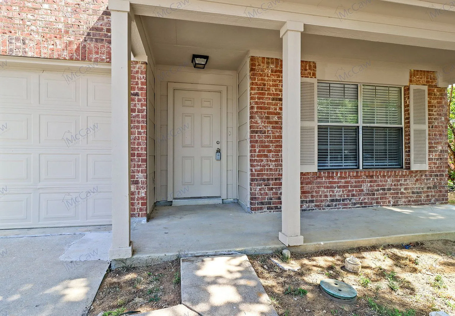 4 bed, 2.5 bath, 2460 sqft, $2,650 — Photo 2