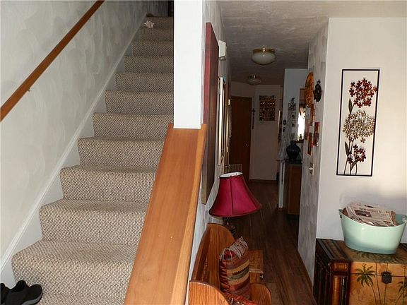 4th image of 237 W Center St