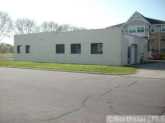 4th image of 353 15th Ave N