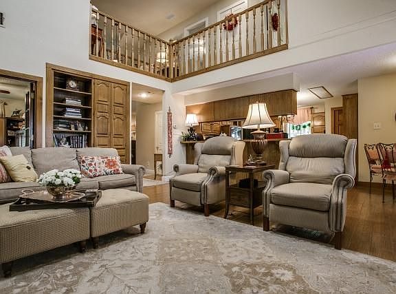 4th image of 3400 Briarcliff Ct S