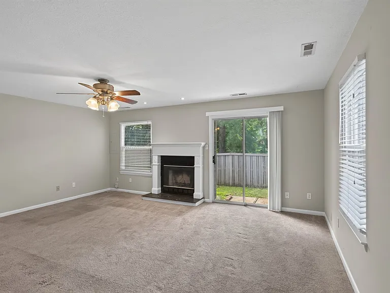 5113 Glenwood Way — Photo 22