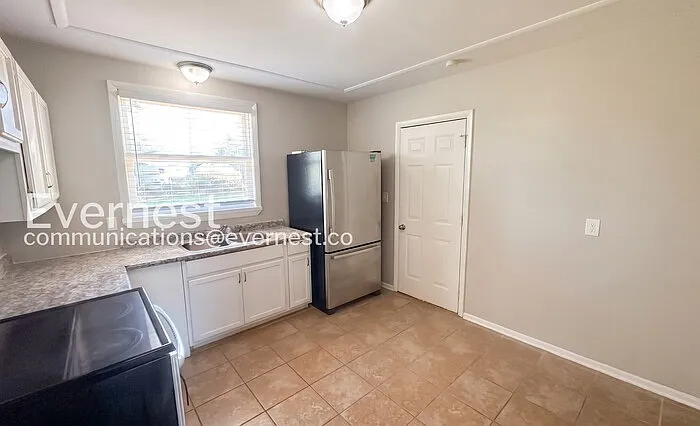3 bed, 1.5 bath, 1200 sqft, $1,395 — Photo 4