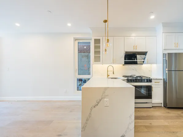 42-09 Hampton Street image 7 of 27