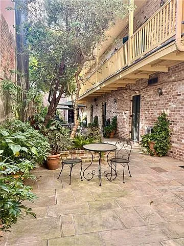 1 bed, 1.0 bath, 402 sqft, $1,400 — Photo 2