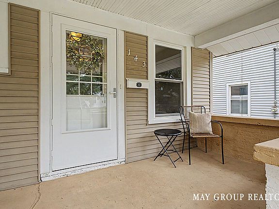 5th image of 143 Burr Oak St NE