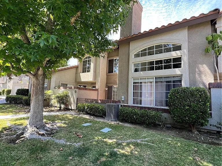36 Kalmia Pl — Photo 1