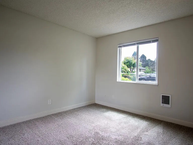 12155 SW Spur Ct #A — Photo 8