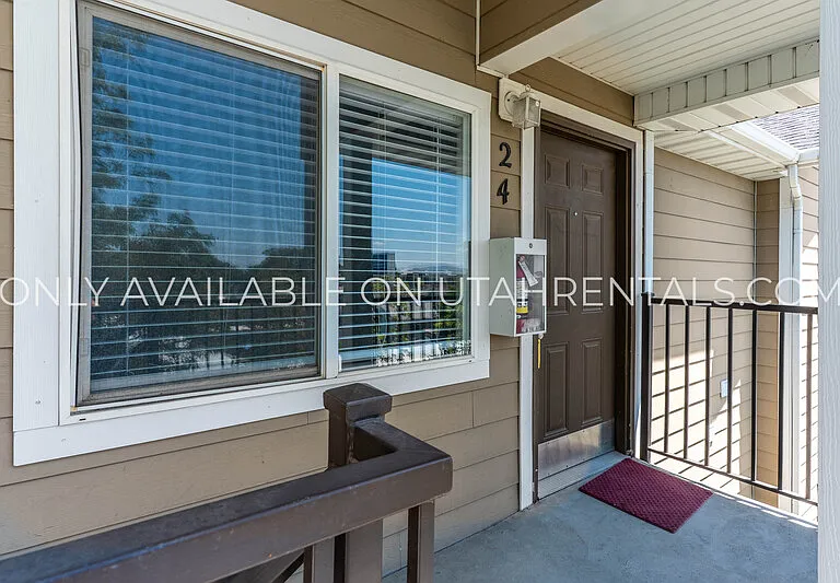 389 S State St #24 — Photo 4