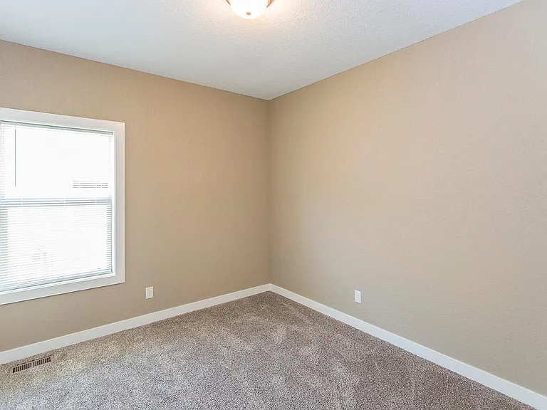 1659 Glade Dr SW — Photo 8