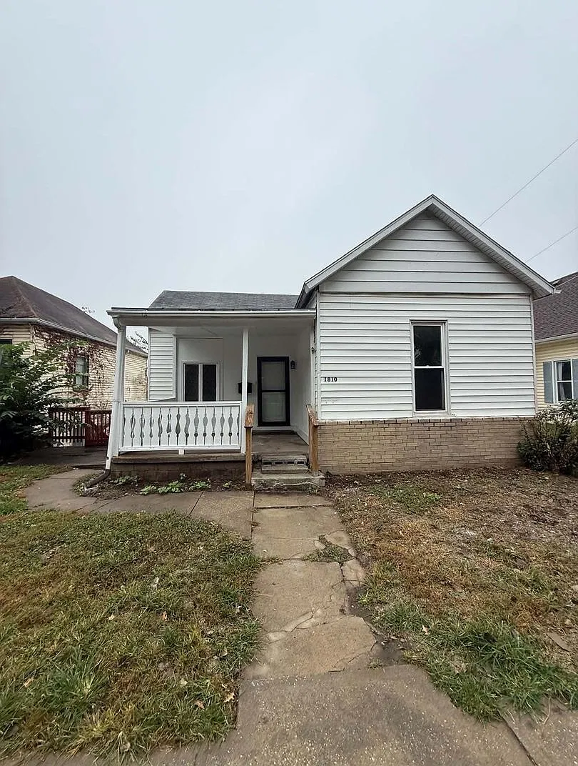 Remodeled 3-Bedroom 1.5 Bathroom Home with Partially Fenced Backyard — Photo 1