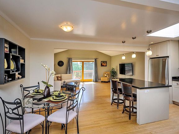 5th image of 2555 Maywood Dr